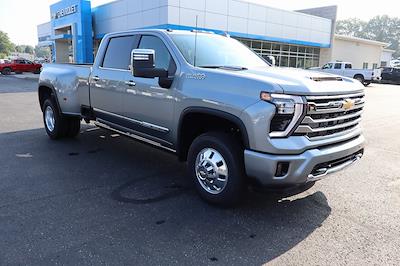 2025 Chevrolet Silverado 3500 Crew Cab 4x4 Pickup for sale #32166 - photo 2