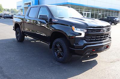 New 2025 Chevrolet Silverado 1500 LT Crew Cab 4x4 Pickup for sale #32200 - photo 2