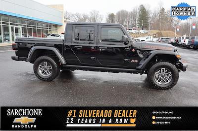 Used 2025 Jeep Gladiator - photo 1