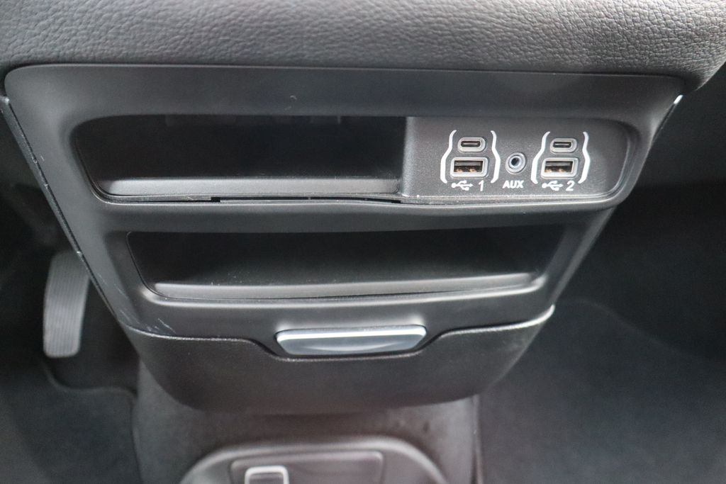 Used 2025 Chrysler Pacifica - photo 19