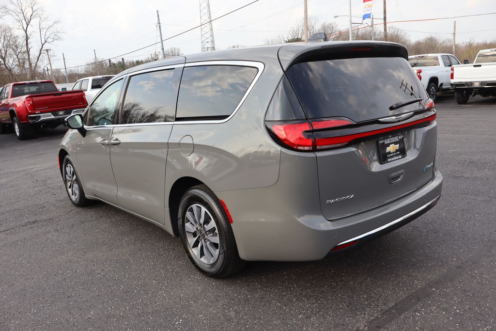 Used 2025 Chrysler Pacifica - photo 5