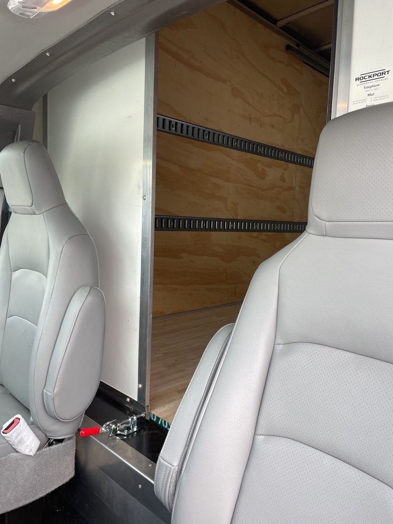 New 2027 Ford E-350 - photo 11