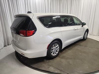 Used 2022 Chrysler Voyager LX FWD Minivan for sale #B22025 - photo 2
