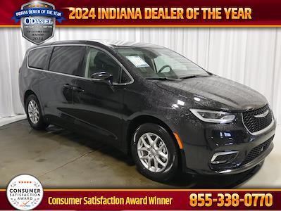 Used 2024 Chrysler Pacifica Touring L Minivan for sale #B22242 - photo 1
