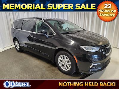 2023 Chrysler Pacifica FWD Minivan for sale #B22382 - photo 1
