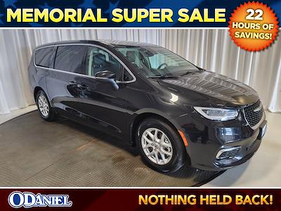 2023 Chrysler Pacifica FWD Minivan for sale #B22409 - photo 1