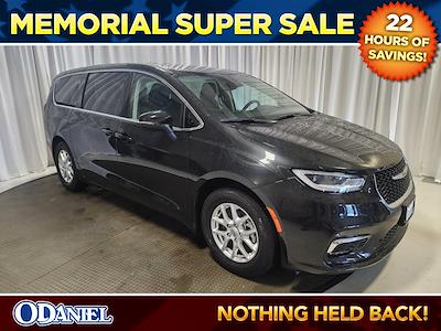 2023 Chrysler Pacifica FWD Minivan for sale #B22411 - photo 1