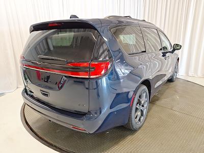 Used 2022 Chrysler Pacifica Touring L AWD Minivan for sale #B22644 - photo 2