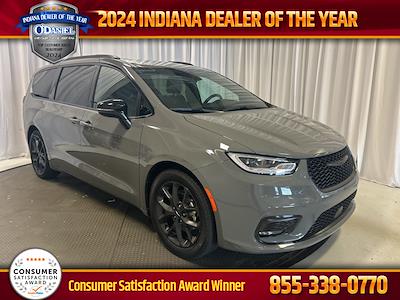 Used 2025 Chrysler Pacifica Limited Minivan for sale #B22895 - photo 1