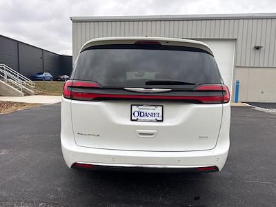 Used 2024 Chrysler Pacifica Touring L Minivan for sale #B23082 - photo 2