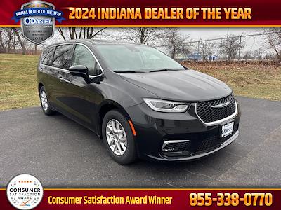 Used 2024 Chrysler Pacifica Touring L Minivan for sale #B23103 - photo 1