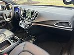Used 2025 Chrysler Pacifica Select Minivan for sale #B23180 - photo 22