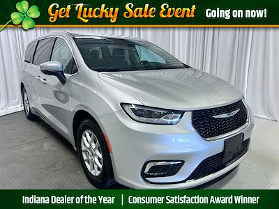 Used 2023 Chrysler Pacifica - photo 1