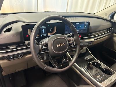 Used 2025 Kia Carnival - photo 1