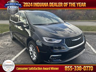 Used 2025 Chrysler Pacifica Select Minivan for sale #C32356A - photo 1