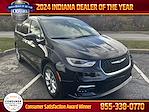 Used 2025 Chrysler Pacifica Select Minivan for sale #C32356A - photo 1