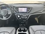 Used 2025 Chrysler Pacifica Select Minivan for sale #C32356A - photo 11