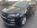 Used 2025 Chrysler Pacifica Select Minivan for sale #C32356A - photo 22