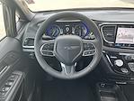 Used 2025 Chrysler Pacifica Select Minivan for sale #C32356A - photo 4