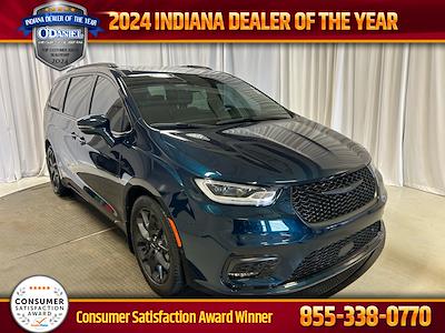 Used 2022 Chrysler Pacifica - photo 1