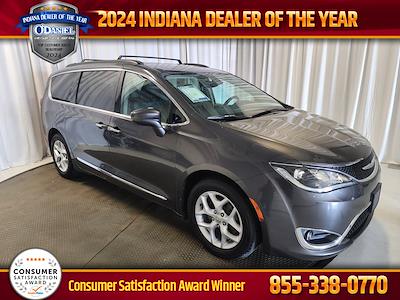 Used 2017 Chrysler Pacifica Touring L Minivan for sale #J31070A - photo 1