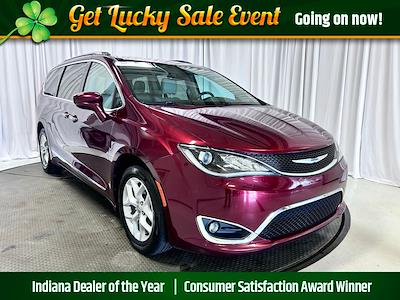 Used 2017 Chrysler Pacifica - photo 1