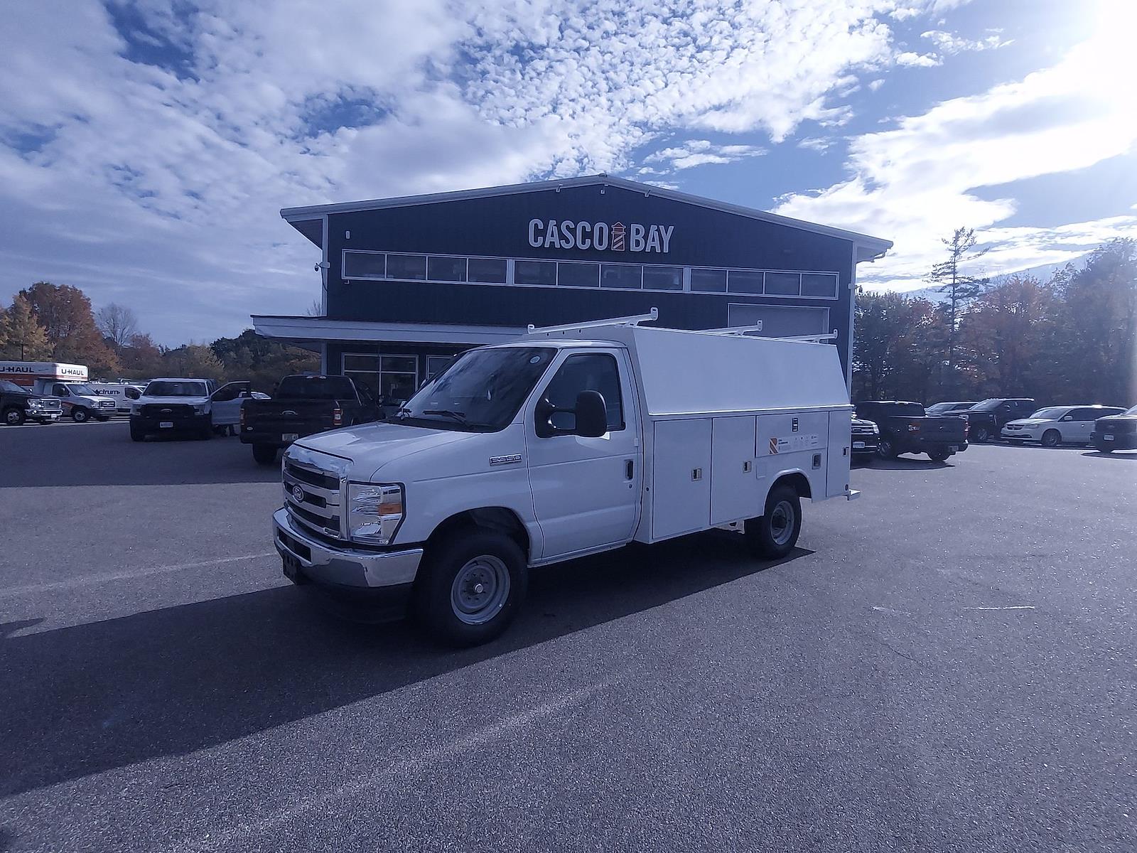 New 2027 Ford E-350 - photo 1