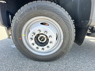 Used 2024 Ford F-550 - photo 1