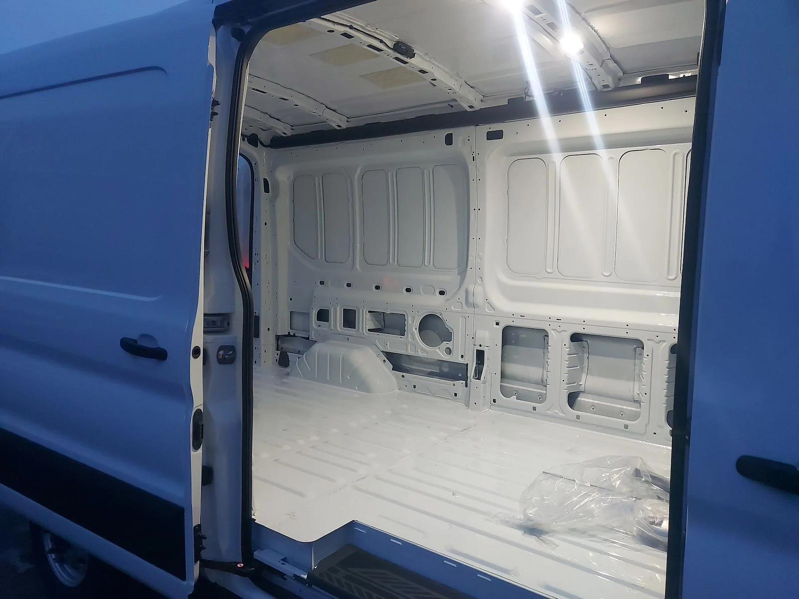 New 2026 Ford Transit 250 - photo 7
