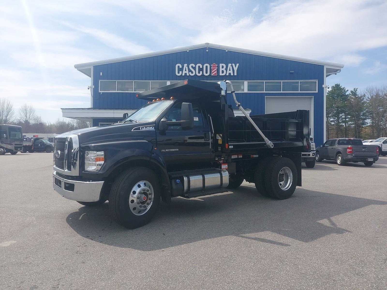 New 2027 Ford F-750 - photo 1
