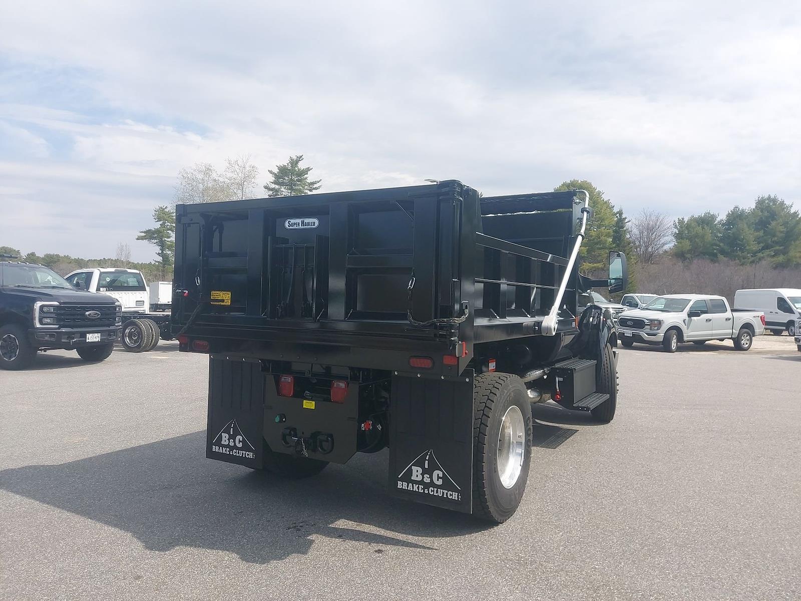 New 2027 Ford F-750 - photo 5