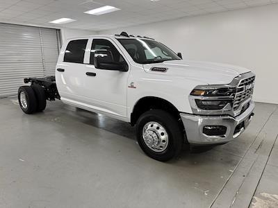 2025 Ram 3500 Crew Cab DRW 4x4 Cab Chassis for sale #DT061658 - photo 1
