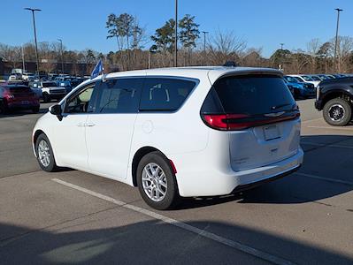 Used 2023 Chrysler Pacifica - photo 1