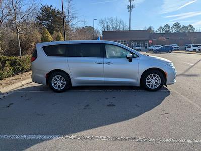 Used 2023 Chrysler Pacifica - photo 1