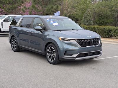 Used 2024 Kia Carnival - photo 1