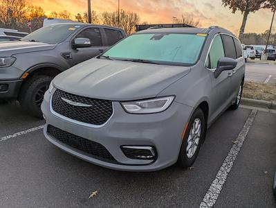 Used 2021 Chrysler Pacifica Touring L Minivan for sale #U590199A - photo 2