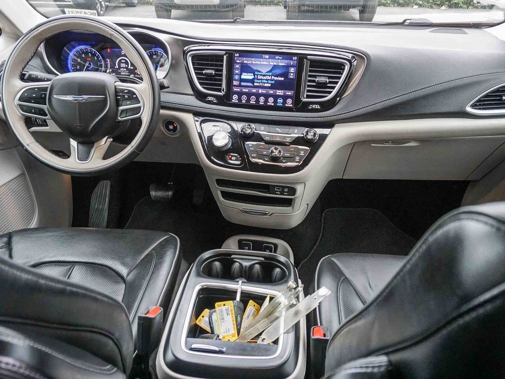Used 2018 Chrysler Pacifica - photo 16