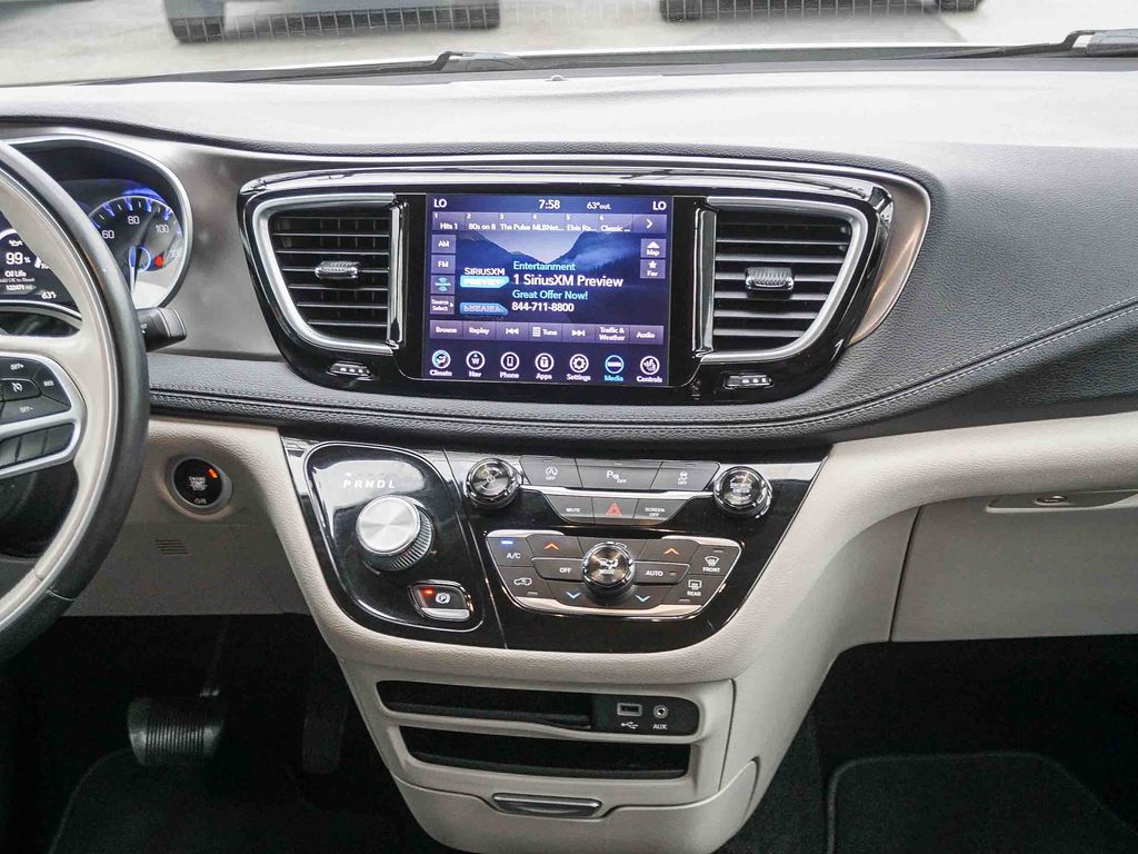 Used 2018 Chrysler Pacifica - photo 17
