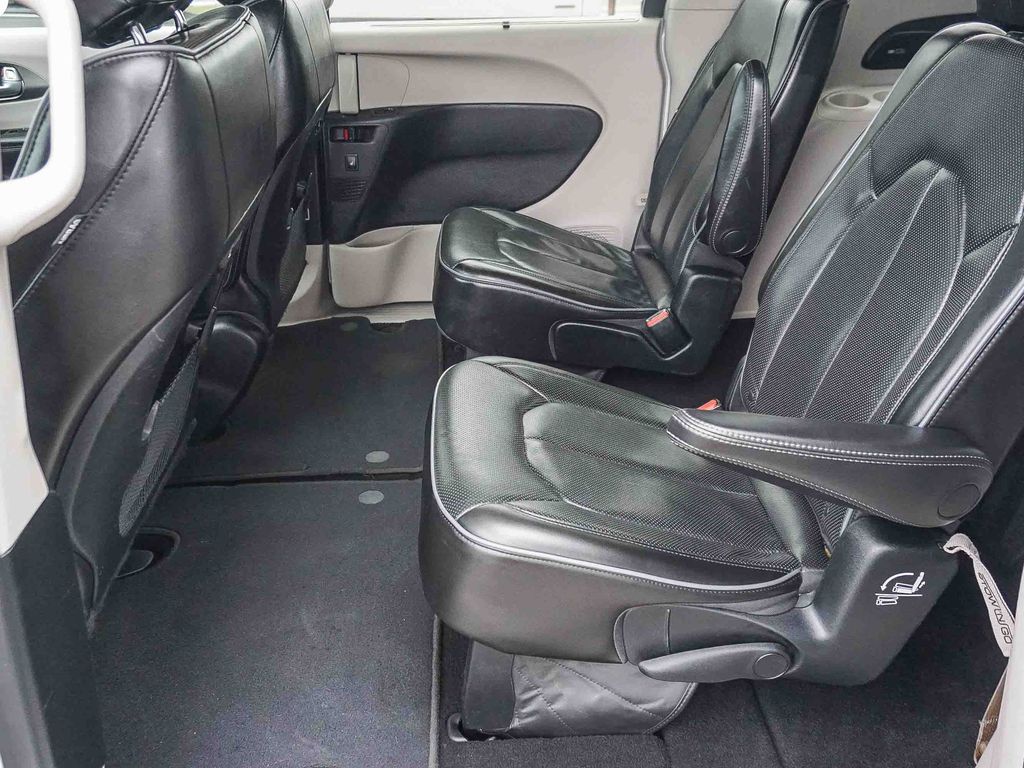 Used 2018 Chrysler Pacifica - photo 19