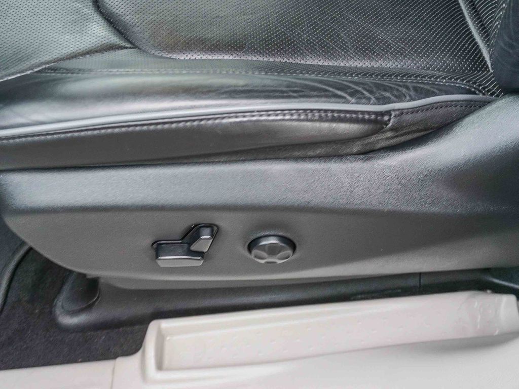 Used 2018 Chrysler Pacifica - photo 22