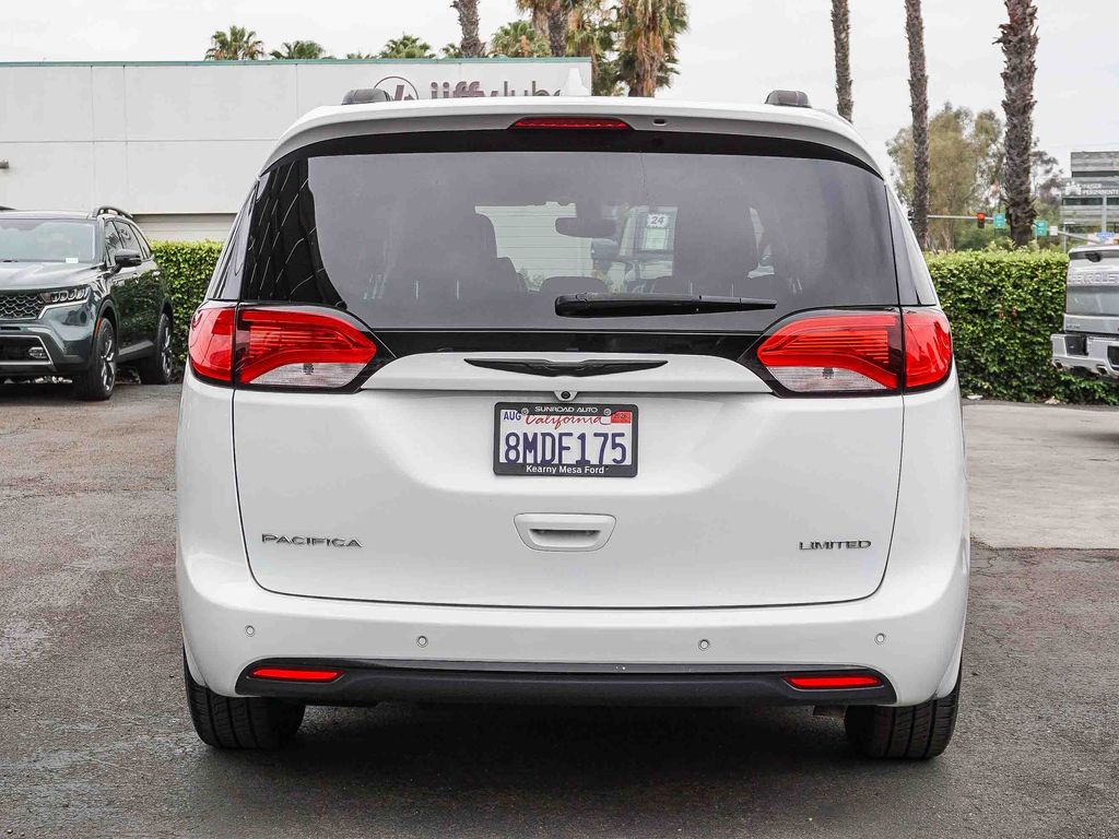 Used 2018 Chrysler Pacifica - photo 8
