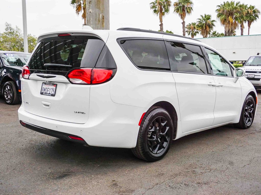 Used 2018 Chrysler Pacifica - photo 9