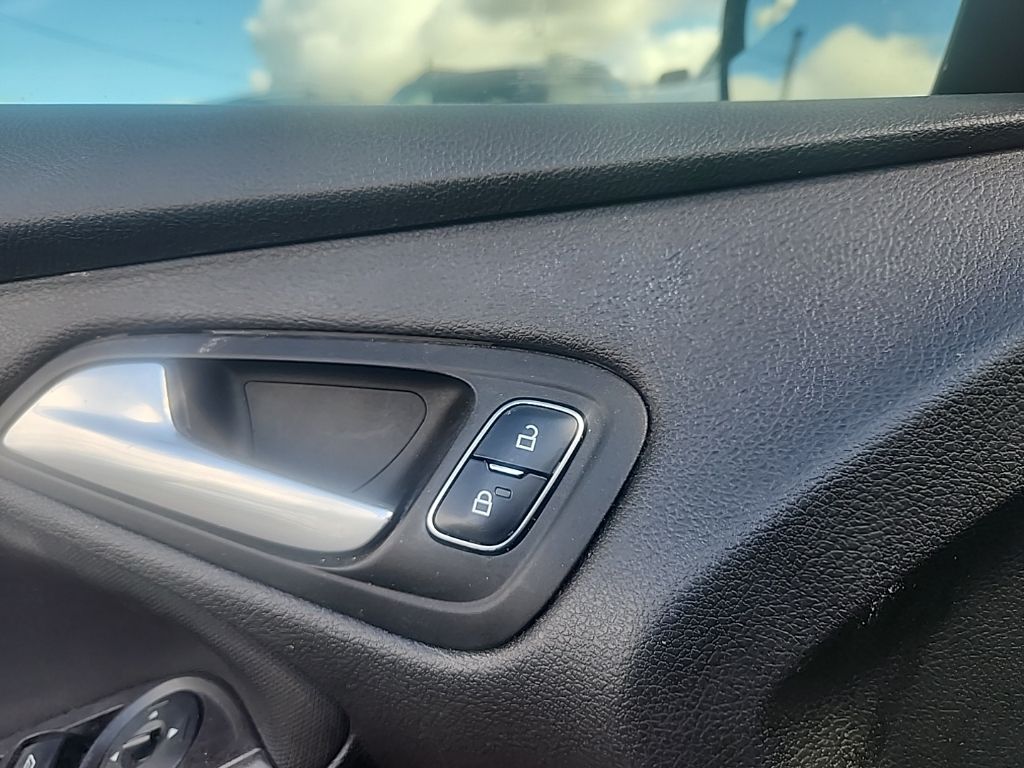 Used 2016 Ford Focus - photo 25