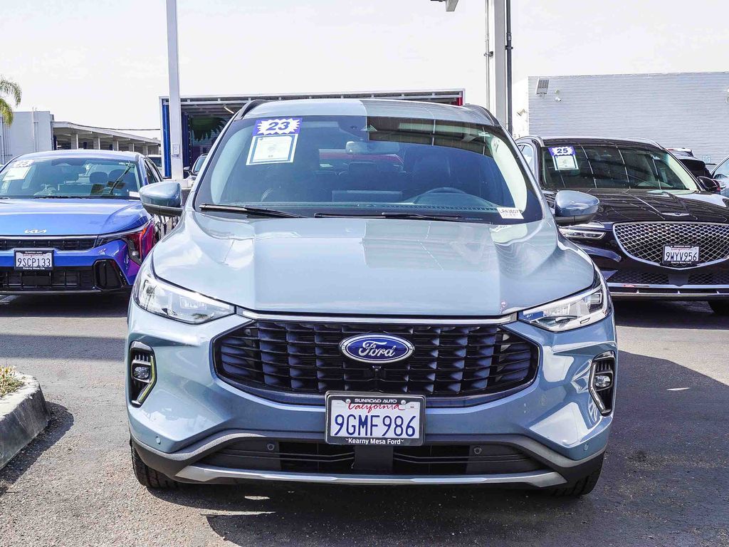 Used 2023 Ford Escape - photo 2