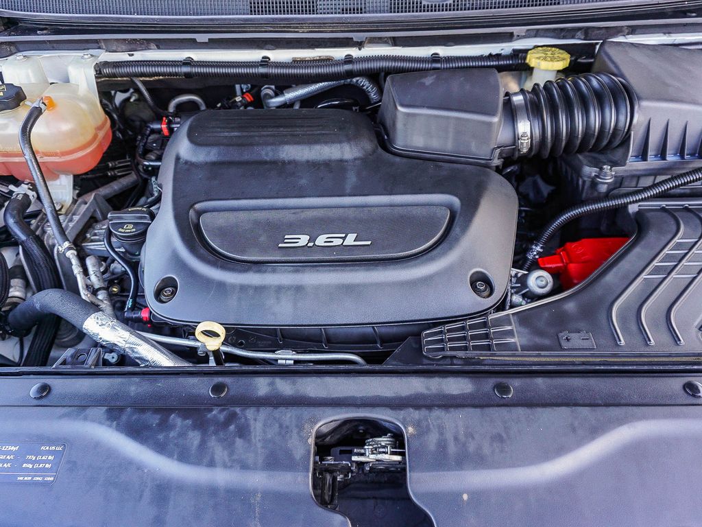 Used 2017 Chrysler Pacifica - photo 28