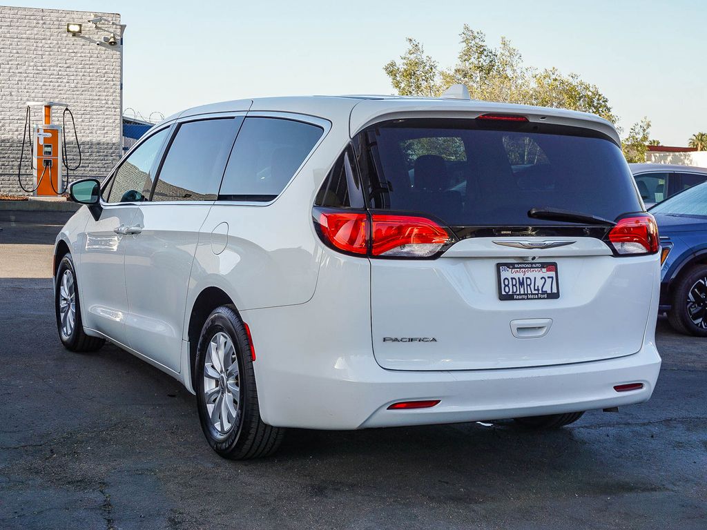 Used 2017 Chrysler Pacifica - photo 8