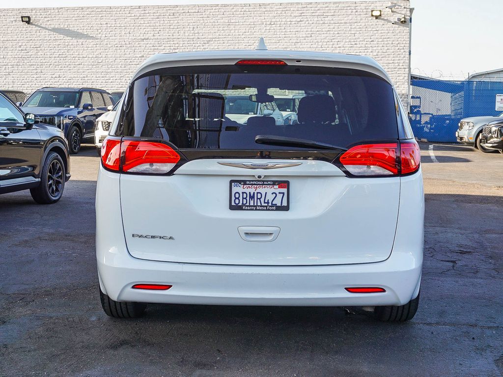 Used 2017 Chrysler Pacifica - photo 9