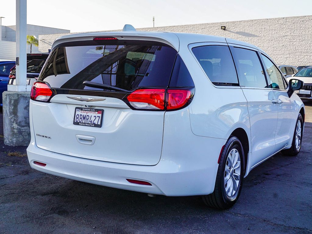 Used 2017 Chrysler Pacifica - photo 5