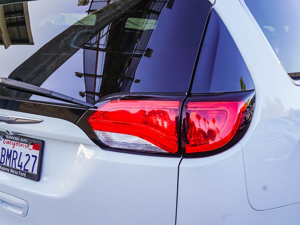 Used 2017 Chrysler Pacifica - photo 10