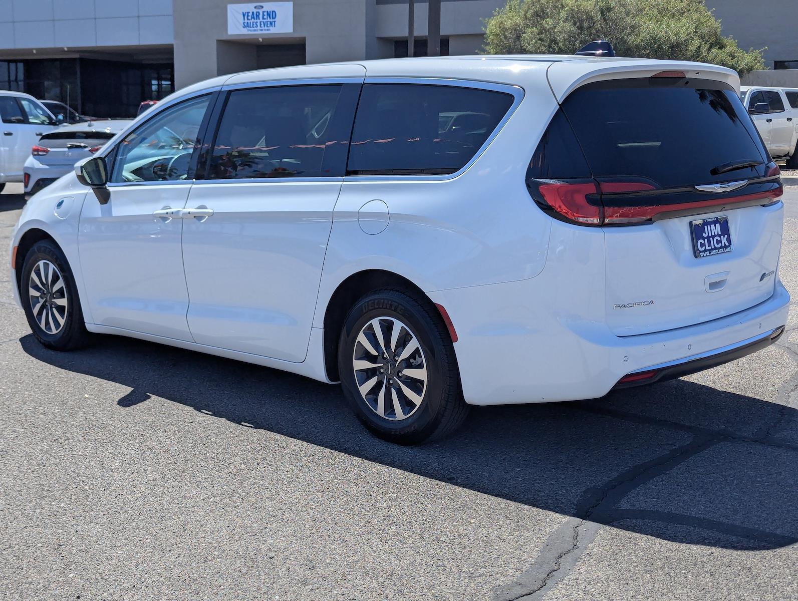 Used 2023 Chrysler Pacifica - photo 6
